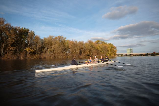 people  rowing